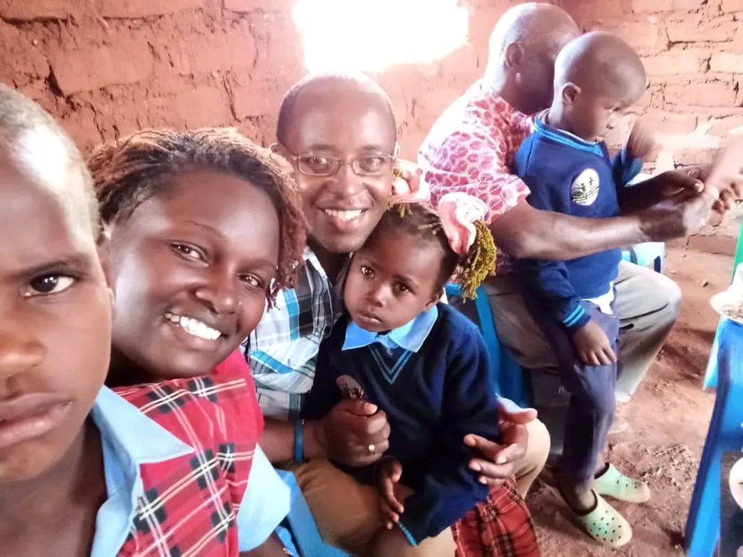 Planning the Kakunguu School project with the community
